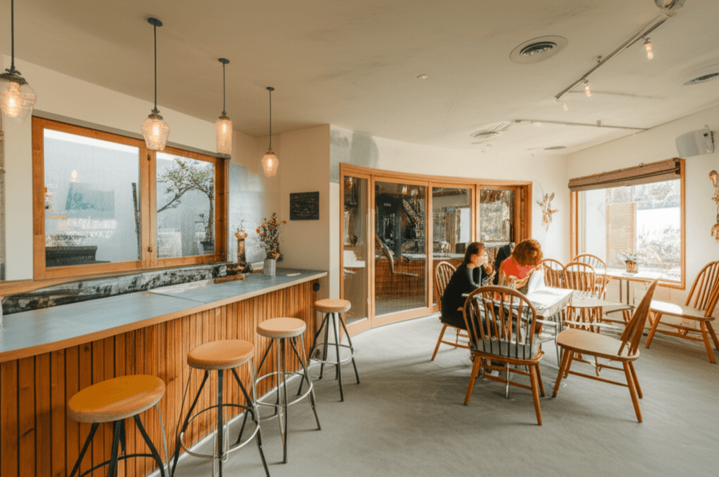 Cafe Mayb