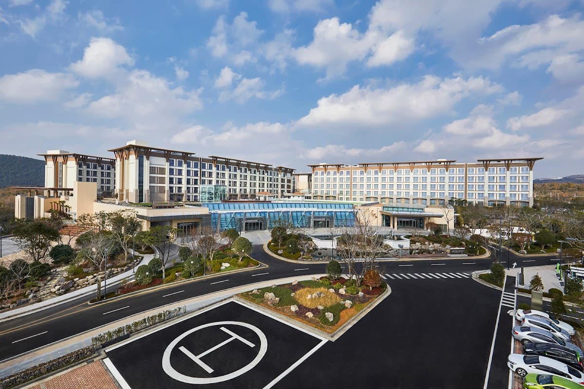 Landing Jeju Shinhwa World Hotel
