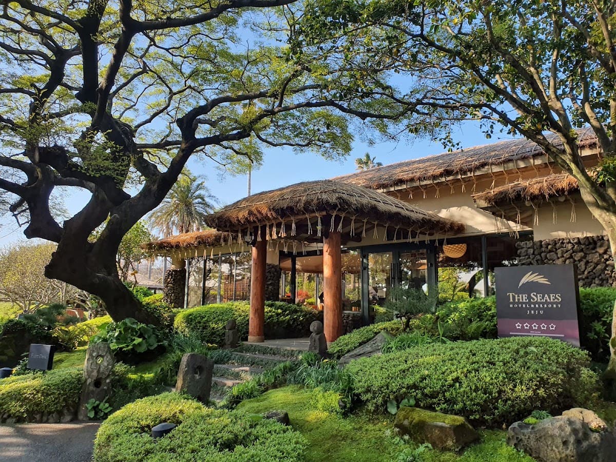 The Seaes Hotel & Resort