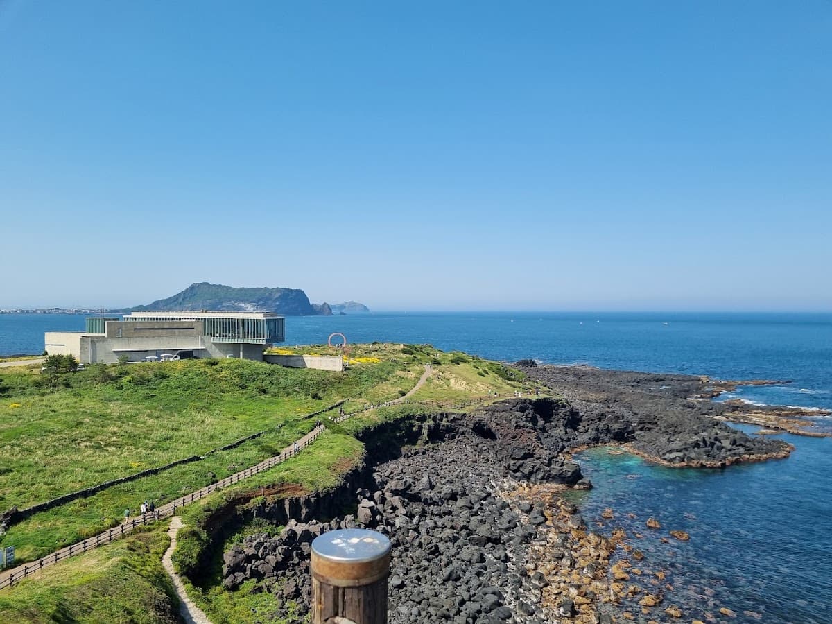 Jeju Smart Glass Restaurant