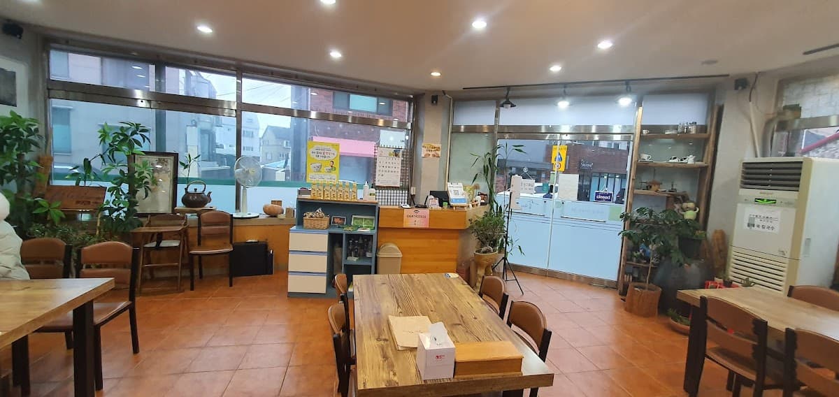 Jeju Treehouse Restaurant