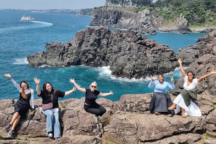 Jeju Island Popular Sightseeing Private Car Charter Tour 5/9hours