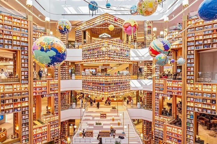 Suwon: Hwaseong Fortress/Folk Village/Starfield Library Tour 