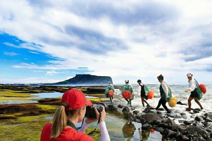 East Jeju Essentials – Seongsan Ilchulbong (UNESCO) & Haenyeo 