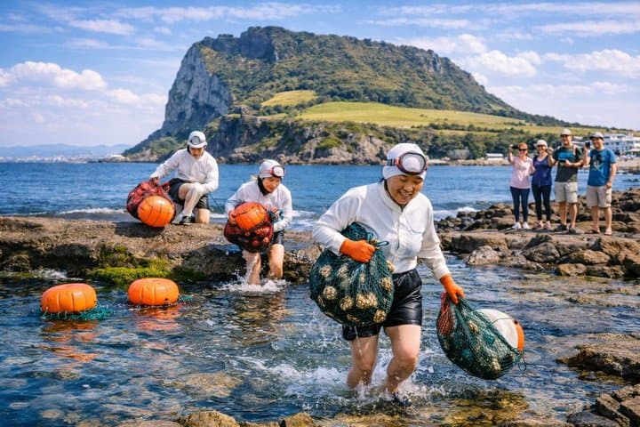 Jeju Eastern UNESCO Sites Day Tour with Haenyeo Show
